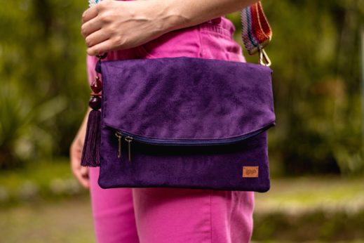 Bolsa Clutch veludo roxo